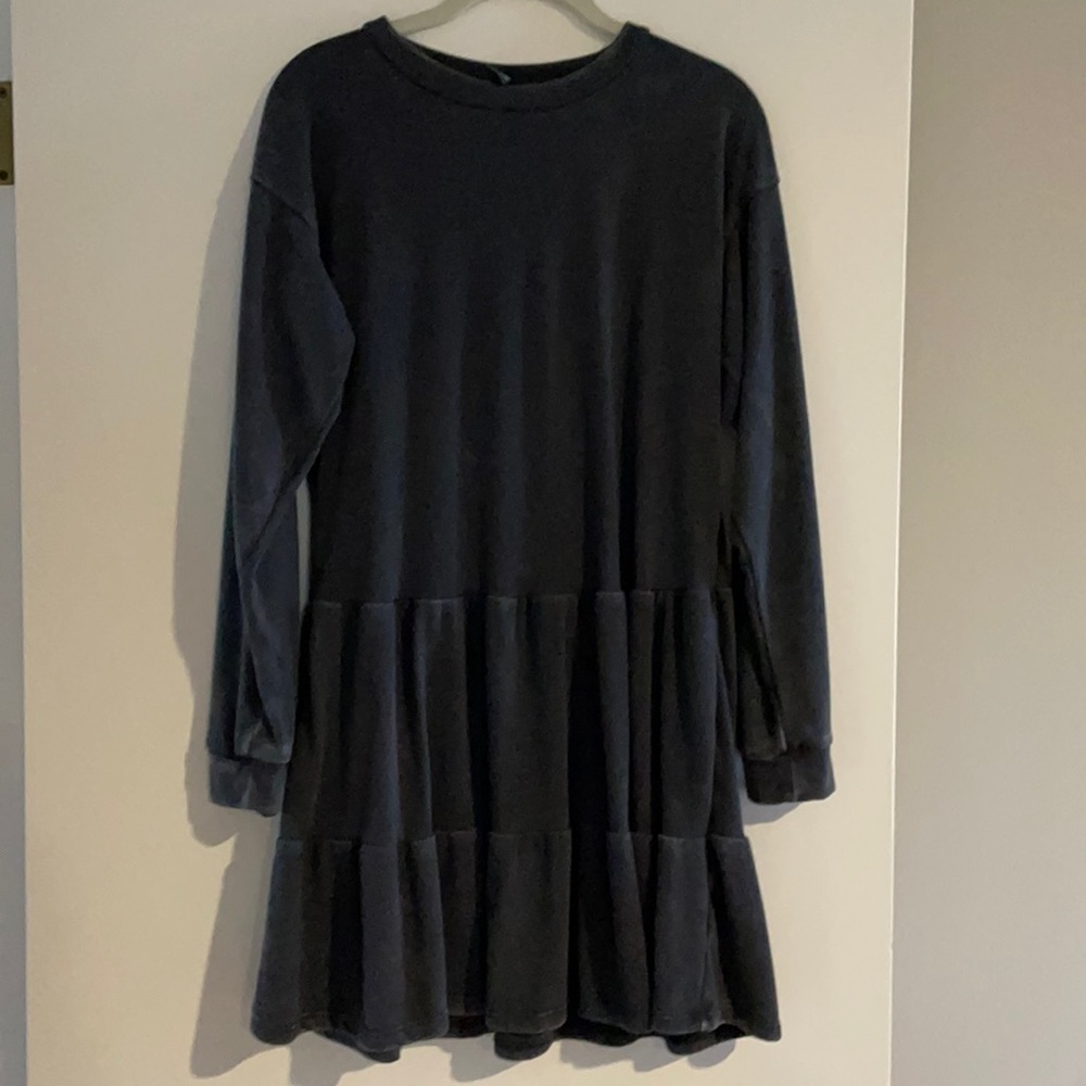 Cozy sweatshirt dress.